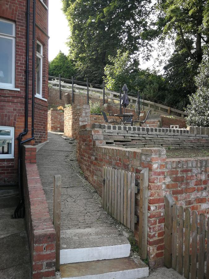 휫비 The Grove B&B 외부 사진